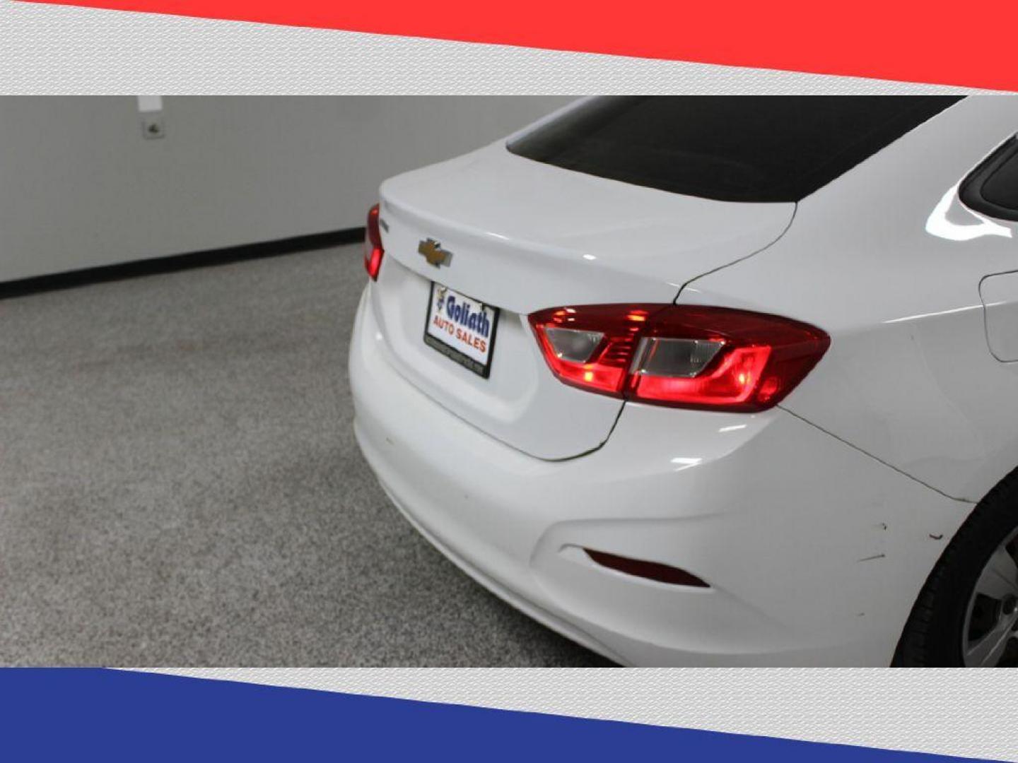 2017 Chevrolet Cruze LS Auto (1G1BC5SM0H7) with an 1.4L L4 DOHC 16V TURBO engine, 6A transmission, located at 5170 N La Cholla Blvd, Tucson, AZ, 85705, (520) 989-0282, 32.228245, -111.011742 - 2017 Chevrolet Cruze - Photo#21