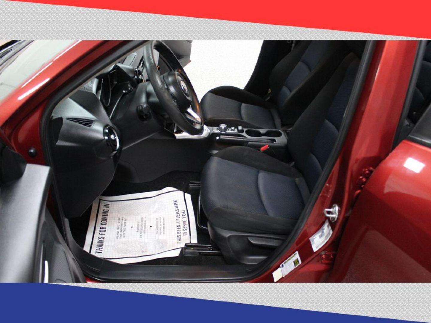 2019 Toyota Yaris L 6M (3MYDLBYV8KY) with an 1.5L L4 DOHC 16V engine, 6M transmission, located at 5170 N La Cholla Blvd, Tucson, AZ, 85705, (520) 989-0282, 32.228245, -111.011742 - 2019 Toyota Yaris - Photo#10