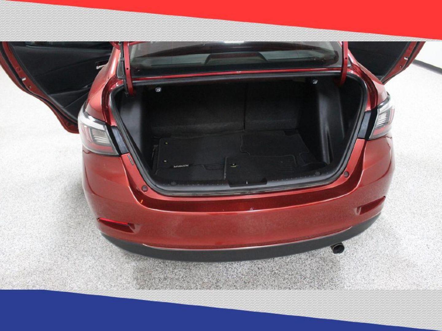 2019 Toyota Yaris L 6M (3MYDLBYV8KY) with an 1.5L L4 DOHC 16V engine, 6M transmission, located at 5170 N La Cholla Blvd, Tucson, AZ, 85705, (520) 989-0282, 32.228245, -111.011742 - 2019 Toyota Yaris - Photo#23