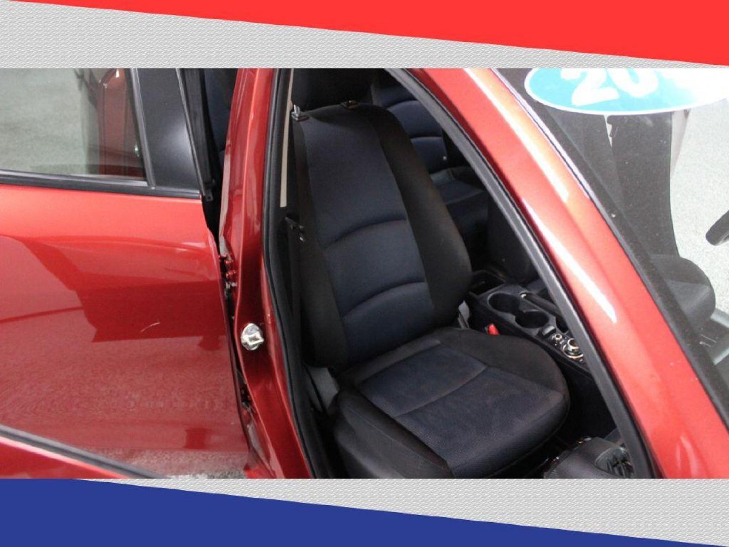 2019 Toyota Yaris L 6M (3MYDLBYV8KY) with an 1.5L L4 DOHC 16V engine, 6M transmission, located at 5170 N La Cholla Blvd, Tucson, AZ, 85705, (520) 989-0282, 32.228245, -111.011742 - 2019 Toyota Yaris - Photo#27
