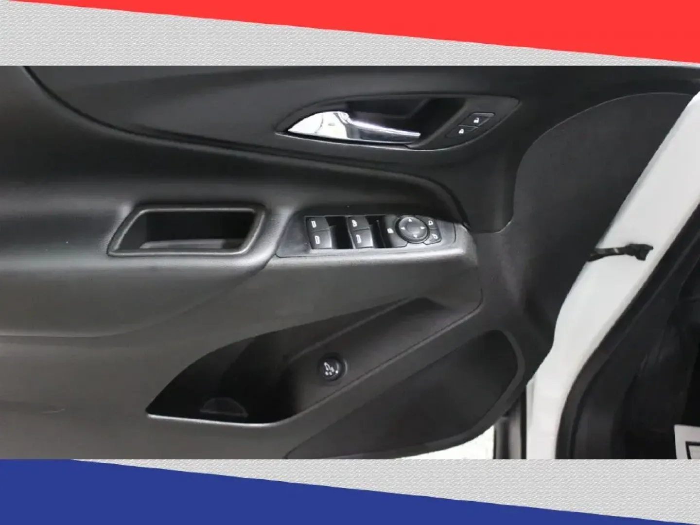 2019 Chevrolet Equinox LT 2WD (3GNAXKEV4KS) with an 1.5L L4 DIR DOHC 16V TURBO engine, 6A transmission, located at 5170 N La Cholla Blvd, Tucson, AZ, 85705, (520) 989-0282, 32.228245, -111.011742 - 2019 Chevrolet Equinox - Photo#12