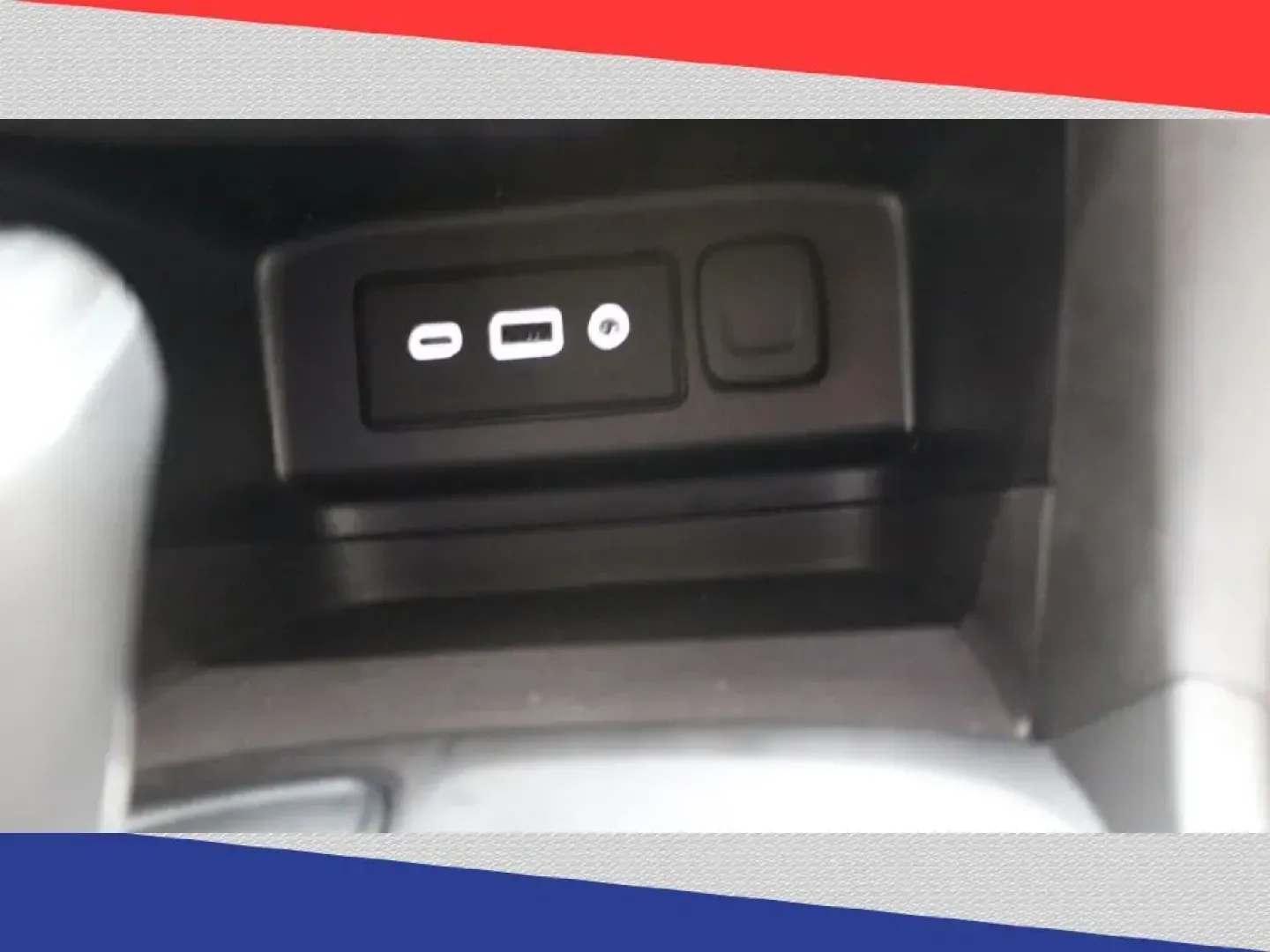 2019 Chevrolet Equinox LT 2WD (3GNAXKEV4KS) with an 1.5L L4 DIR DOHC 16V TURBO engine, 6A transmission, located at 5170 N La Cholla Blvd, Tucson, AZ, 85705, (520) 989-0282, 32.228245, -111.011742 - 2019 Chevrolet Equinox - Photo#20
