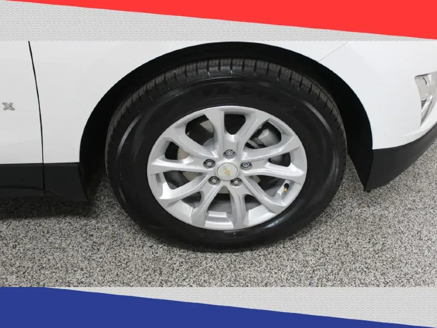 2019 Chevrolet Equinox LT 2WD (3GNAXKEV4KS) with an 1.5L L4 DIR DOHC 16V TURBO engine, 6A transmission, located at 5170 N La Cholla Blvd, Tucson, AZ, 85705, (520) 989-0282, 32.228245, -111.011742 - 2019 Chevrolet Equinox - Photo#33