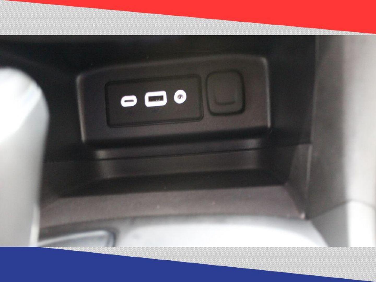 2019 Chevrolet Equinox LT 2WD (3GNAXKEV4KS) with an 1.5L L4 DIR DOHC 16V TURBO engine, 6A transmission, located at 5170 N La Cholla Blvd, Tucson, AZ, 85705, (520) 989-0282, 32.228245, -111.011742 - 2019 Chevrolet Equinox - Photo#20