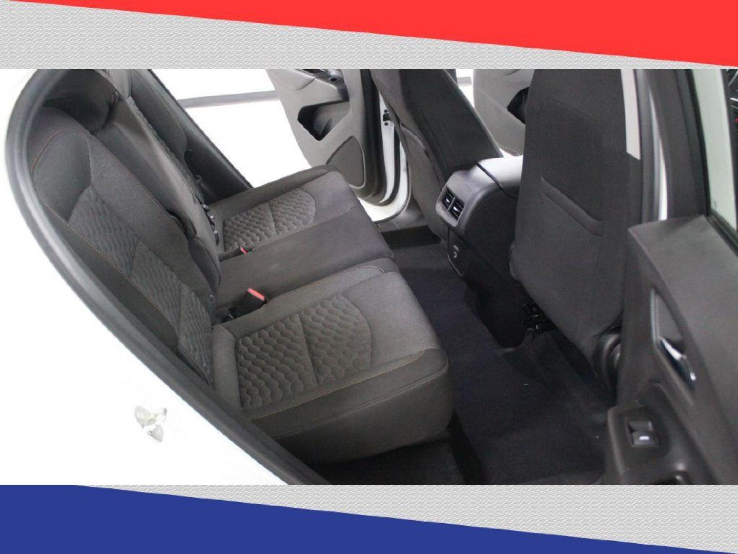 2019 Chevrolet Equinox LT 2WD (3GNAXKEV4KS) with an 1.5L L4 DIR DOHC 16V TURBO engine, 6A transmission, located at 5170 N La Cholla Blvd, Tucson, AZ, 85705, (520) 989-0282, 32.228245, -111.011742 - 2019 Chevrolet Equinox - Photo#28