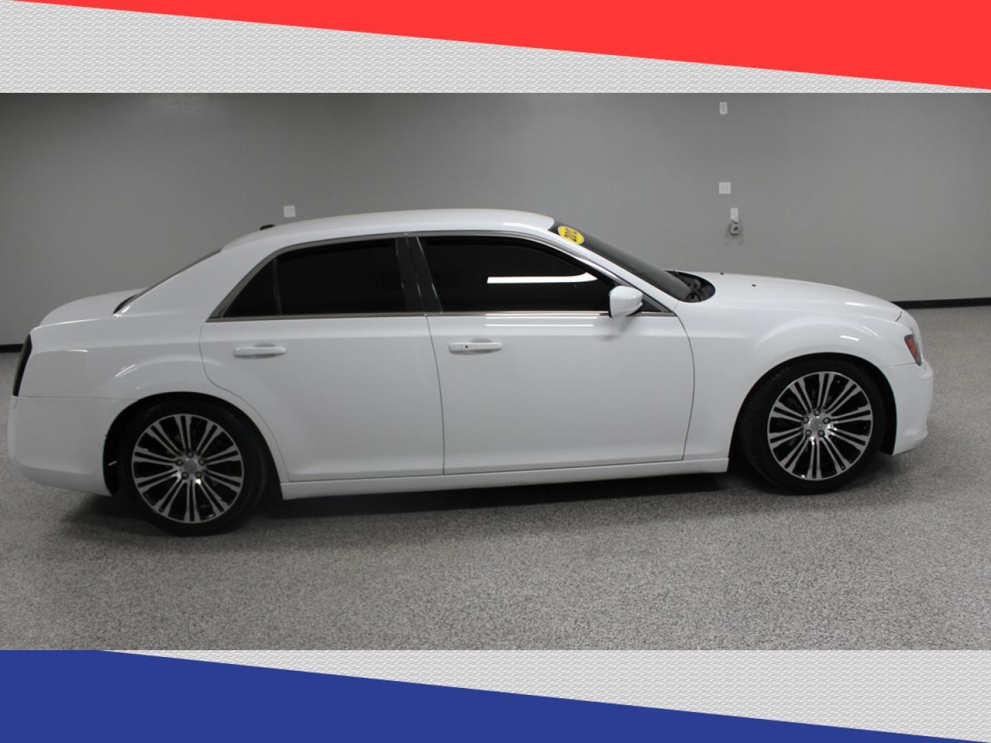 2015 Chrysler 200 S (1C3CCCBG2FN) with an 3.6L V6 DOHC 24V FFV engine, 9-Speed Automatic transmission, located at 5170 N La Cholla Blvd, Tucson, AZ, 85705, (520) 989-0282, 32.228245, -111.011742 - 2015 Chrysler 200 - Photo#1