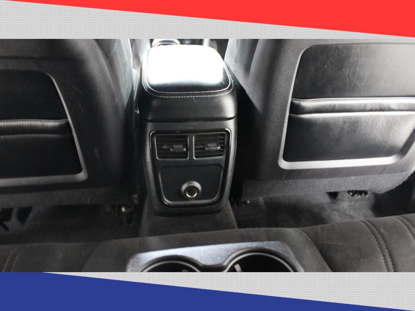 2015 Chrysler 200 S (1C3CCCBG2FN) with an 3.6L V6 DOHC 24V FFV engine, 9-Speed Automatic transmission, located at 5170 N La Cholla Blvd, Tucson, AZ, 85705, (520) 989-0282, 32.228245, -111.011742 - 2015 Chrysler 200 - Photo#24