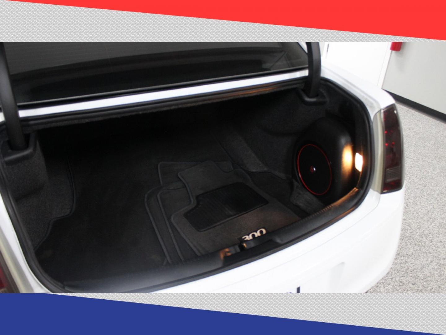 2015 Chrysler 200 S (1C3CCCBG2FN) with an 3.6L V6 DOHC 24V FFV engine, 9-Speed Automatic transmission, located at 5170 N La Cholla Blvd, Tucson, AZ, 85705, (520) 989-0282, 32.228245, -111.011742 - 2015 Chrysler 200 - Photo#25