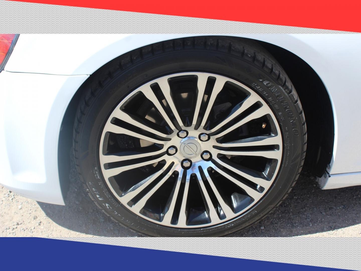 2015 Chrysler 200 S (1C3CCCBG2FN) with an 3.6L V6 DOHC 24V FFV engine, 9-Speed Automatic transmission, located at 5170 N La Cholla Blvd, Tucson, AZ, 85705, (520) 989-0282, 32.228245, -111.011742 - 2015 Chrysler 200 - Photo#33