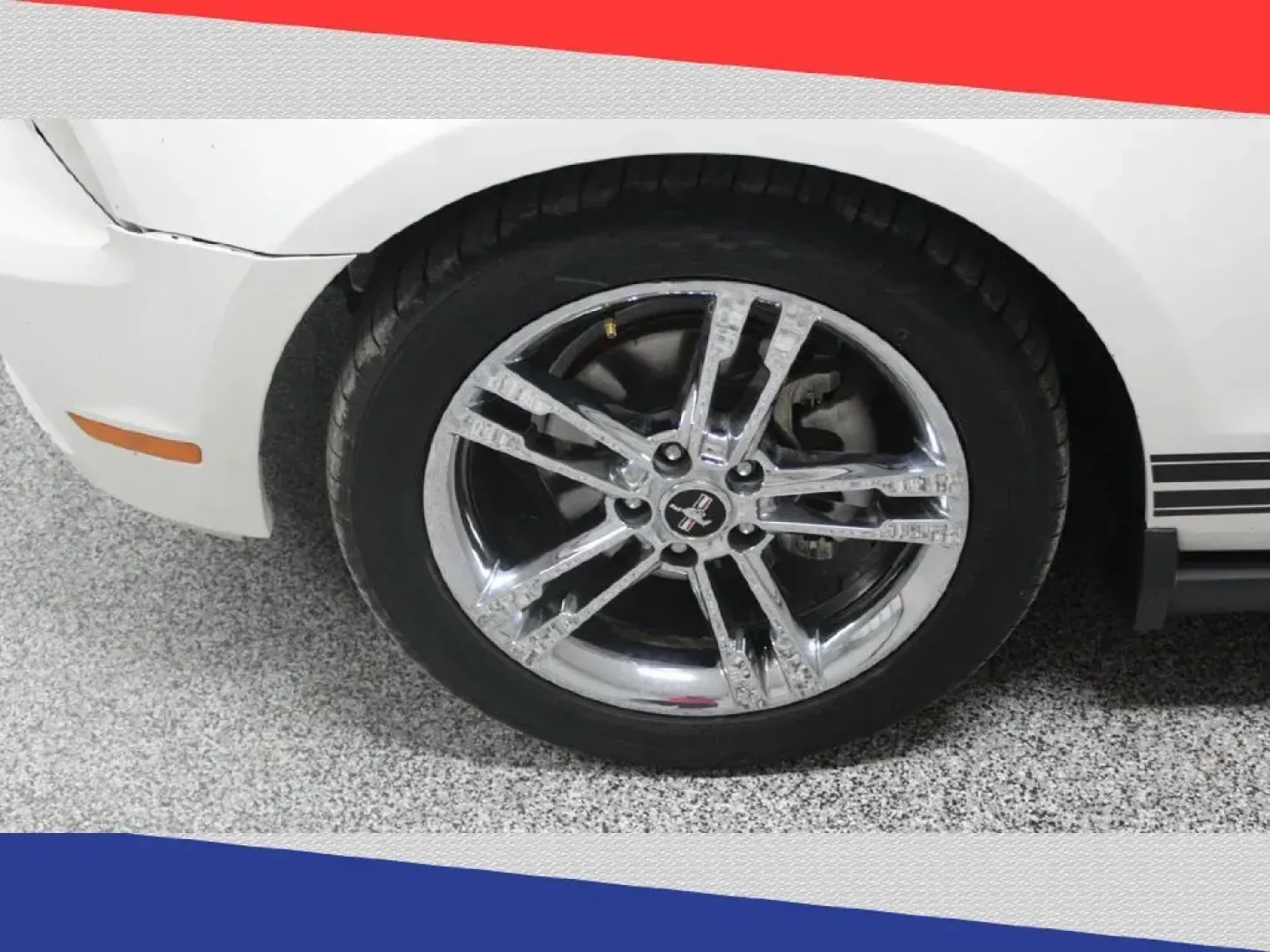 2010 Ford Mustang V6 Coupe (1ZVBP8AN4A5) with an 4.0L V6 OHC 12V engine, Automatic transmission, located at 5170 N La Cholla Blvd, Tucson, AZ, 85705, (520) 989-0282, 32.228245, -111.011742 - 2010 Ford Mustang - Photo#33