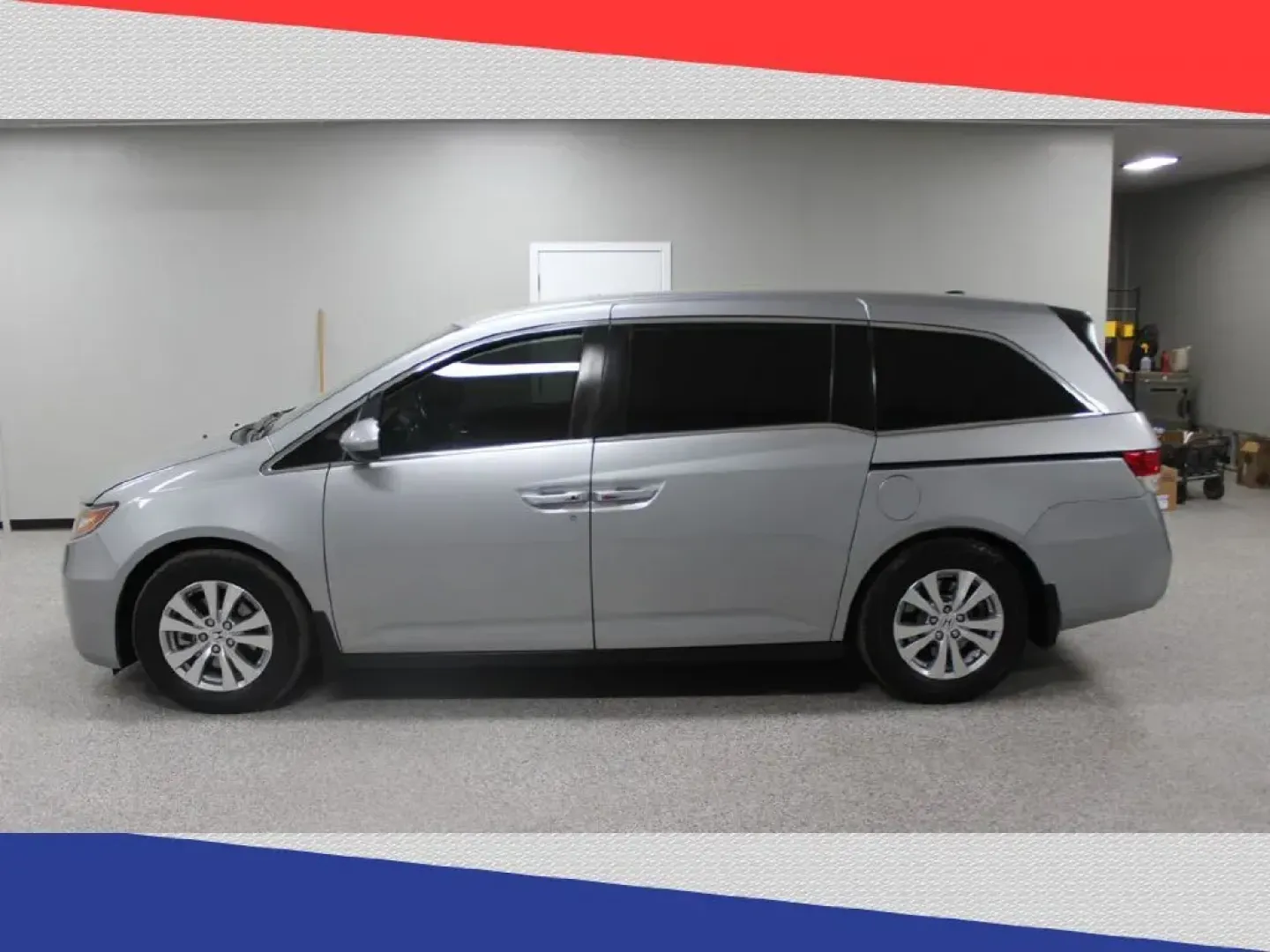 2016 Honda Odyssey EX-L (5FNRL5H63GB) with an 3.5L V6 SOHC 24V engine, 6A transmission, located at 5170 N La Cholla Blvd, Tucson, AZ, 85705, (520) 989-0282, 32.228245, -111.011742 - 2016 Honda Odyssey - Photo#5
