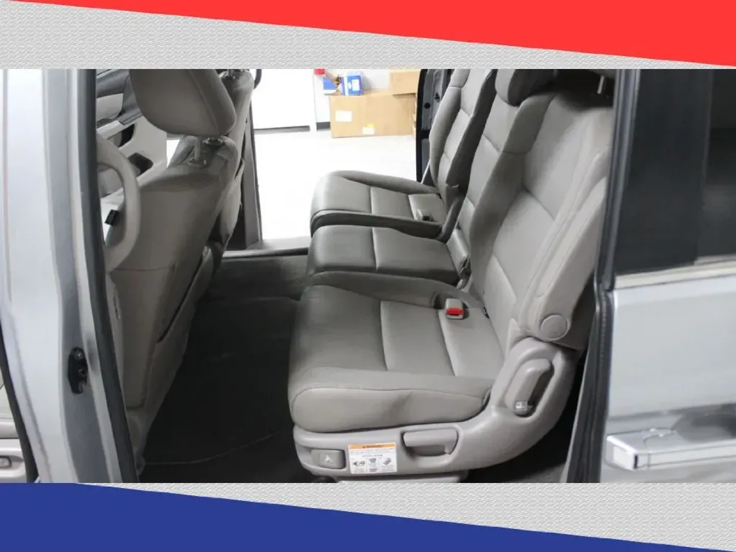 2016 Honda Odyssey EX-L (5FNRL5H63GB) with an 3.5L V6 SOHC 24V engine, 6A transmission, located at 5170 N La Cholla Blvd, Tucson, AZ, 85705, (520) 989-0282, 32.228245, -111.011742 - 2016 Honda Odyssey - Photo#27