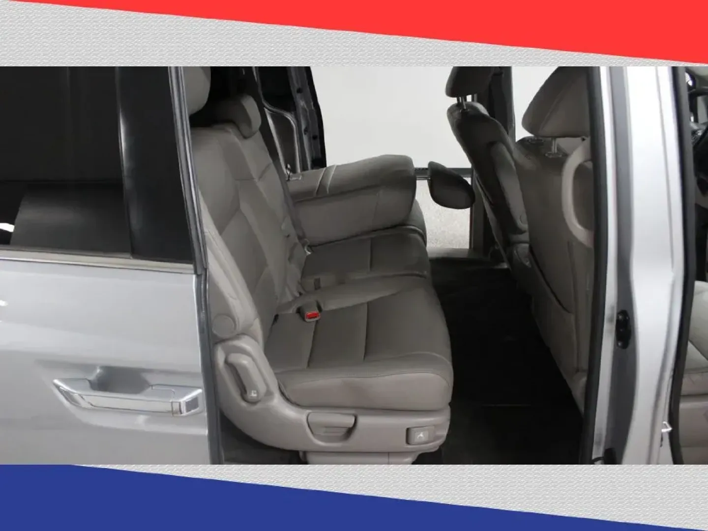 2016 Honda Odyssey EX-L (5FNRL5H63GB) with an 3.5L V6 SOHC 24V engine, 6A transmission, located at 5170 N La Cholla Blvd, Tucson, AZ, 85705, (520) 989-0282, 32.228245, -111.011742 - 2016 Honda Odyssey - Photo#34