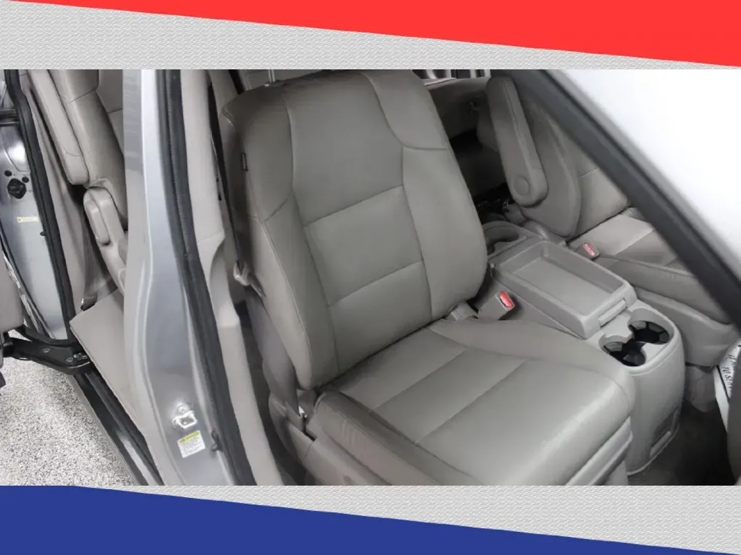 2016 Honda Odyssey EX-L (5FNRL5H63GB) with an 3.5L V6 SOHC 24V engine, 6A transmission, located at 5170 N La Cholla Blvd, Tucson, AZ, 85705, (520) 989-0282, 32.228245, -111.011742 - 2016 Honda Odyssey - Photo#37