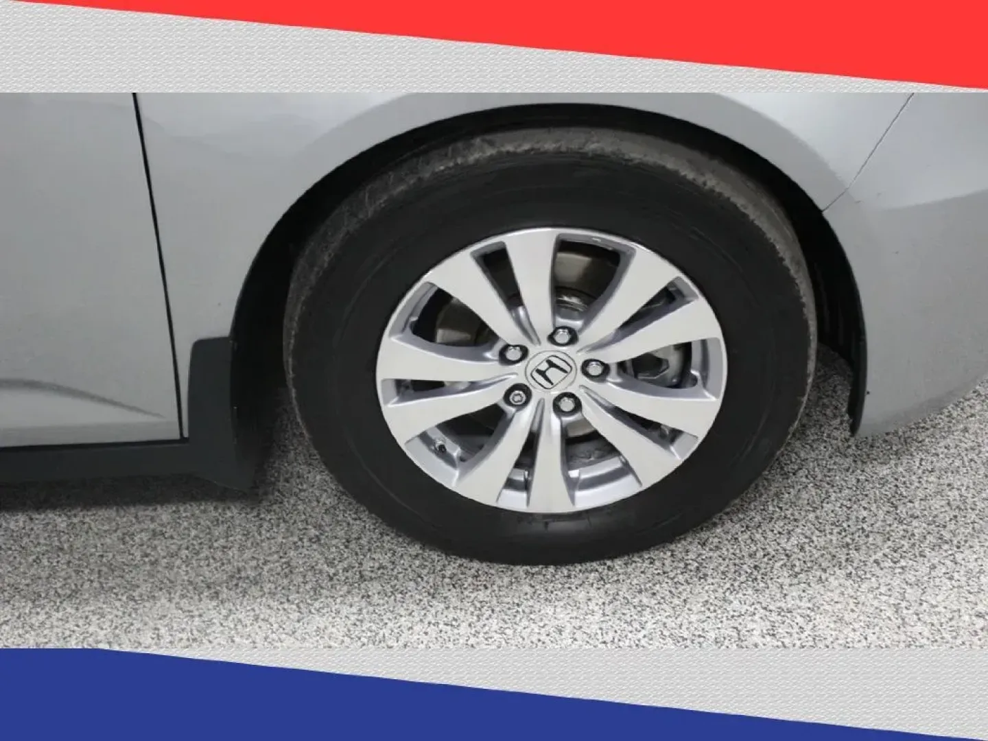 2016 Honda Odyssey EX-L (5FNRL5H63GB) with an 3.5L V6 SOHC 24V engine, 6A transmission, located at 5170 N La Cholla Blvd, Tucson, AZ, 85705, (520) 989-0282, 32.228245, -111.011742 - 2016 Honda Odyssey - Photo#39