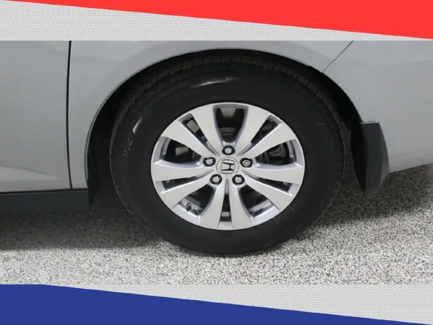 2016 Honda Odyssey EX-L (5FNRL5H63GB) with an 3.5L V6 SOHC 24V engine, 6A transmission, located at 5170 N La Cholla Blvd, Tucson, AZ, 85705, (520) 989-0282, 32.228245, -111.011742 - 2016 Honda Odyssey - Photo#41