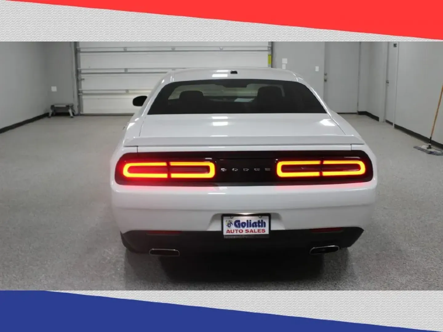 2017 Dodge Challenger SXT (2C3CDZAG9HH) with an 3.6L V6 DOHC 24V engine, 8A transmission, located at 5170 N La Cholla Blvd, Tucson, AZ, 85705, (520) 989-0282, 32.228245, -111.011742 - 2017 Dodge Challenger - Photo#3