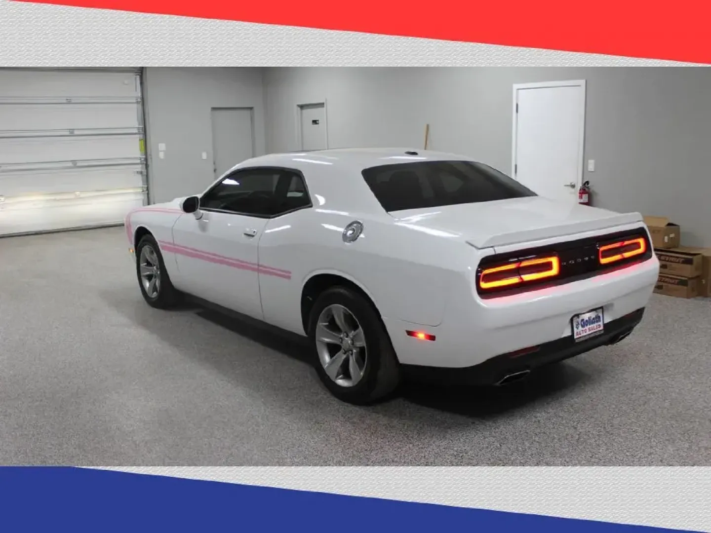 2017 Dodge Challenger SXT (2C3CDZAG9HH) with an 3.6L V6 DOHC 24V engine, 8A transmission, located at 5170 N La Cholla Blvd, Tucson, AZ, 85705, (520) 989-0282, 32.228245, -111.011742 - 2017 Dodge Challenger - Photo#4