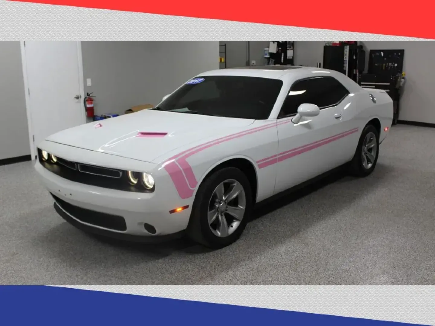 2017 Dodge Challenger SXT (2C3CDZAG9HH) with an 3.6L V6 DOHC 24V engine, 8A transmission, located at 5170 N La Cholla Blvd, Tucson, AZ, 85705, (520) 989-0282, 32.228245, -111.011742 - 2017 Dodge Challenger - Photo#6