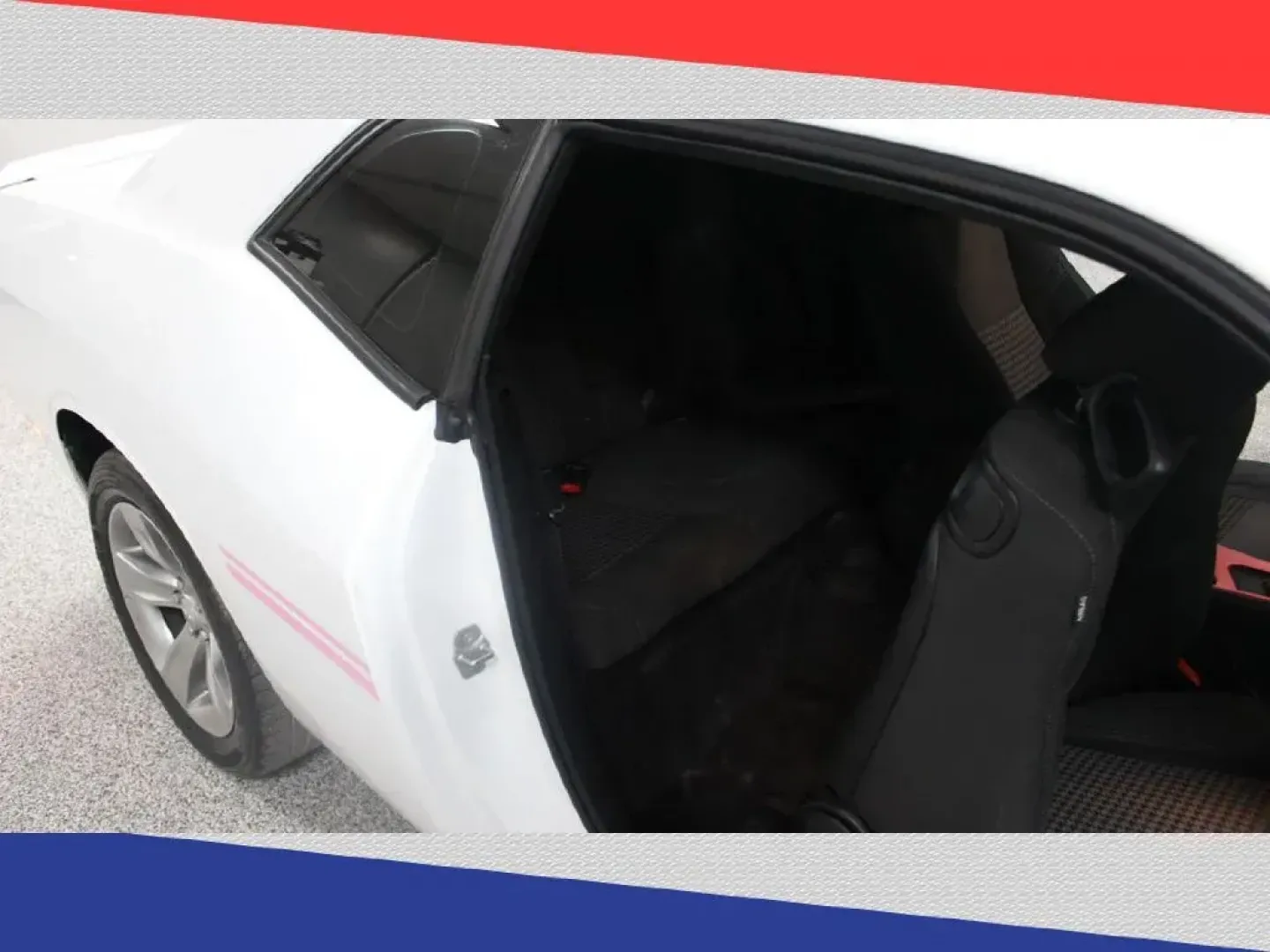 2017 Dodge Challenger SXT (2C3CDZAG9HH) with an 3.6L V6 DOHC 24V engine, 8A transmission, located at 5170 N La Cholla Blvd, Tucson, AZ, 85705, (520) 989-0282, 32.228245, -111.011742 - 2017 Dodge Challenger - Photo#27