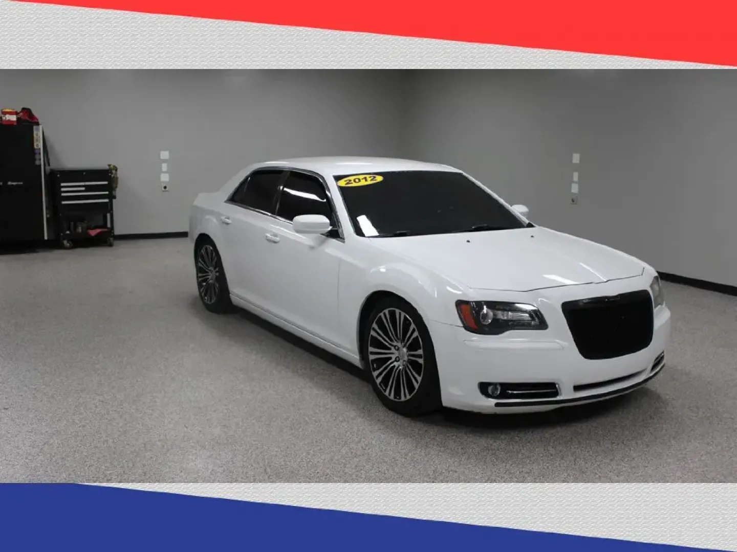 2012 Chrysler 300 S V6 RWD (2C3CCABG6CH) with an 3.6L V6 DOHC 24V engine, 8-Speed Automatic transmission, located at 5170 N La Cholla Blvd, Tucson, AZ, 85705, (520) 989-0282, 32.228245, -111.011742 - 2012 Chrysler 300 - Photo#0