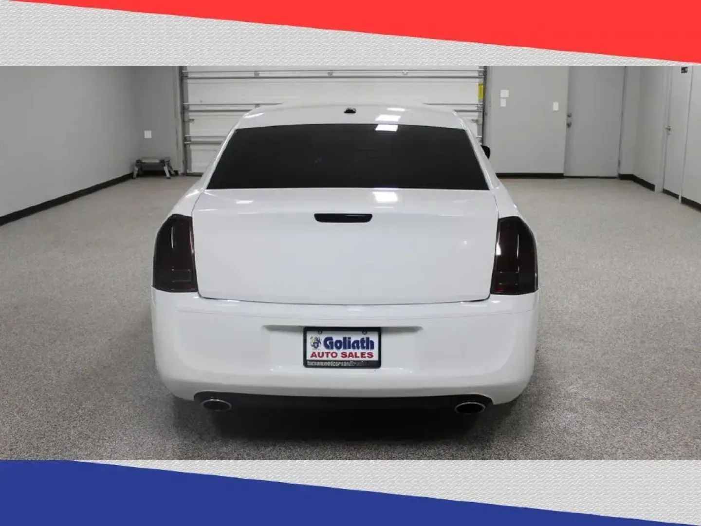 2012 Chrysler 300 S V6 RWD (2C3CCABG6CH) with an 3.6L V6 DOHC 24V engine, 8-Speed Automatic transmission, located at 5170 N La Cholla Blvd, Tucson, AZ, 85705, (520) 989-0282, 32.228245, -111.011742 - 2012 Chrysler 300 - Photo#3