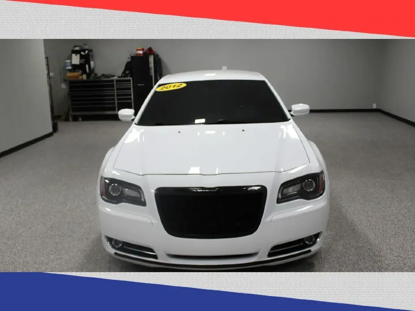 2012 Chrysler 300 S V6 RWD (2C3CCABG6CH) with an 3.6L V6 DOHC 24V engine, 8-Speed Automatic transmission, located at 5170 N La Cholla Blvd, Tucson, AZ, 85705, (520) 989-0282, 32.228245, -111.011742 - 2012 Chrysler 300 - Photo#7