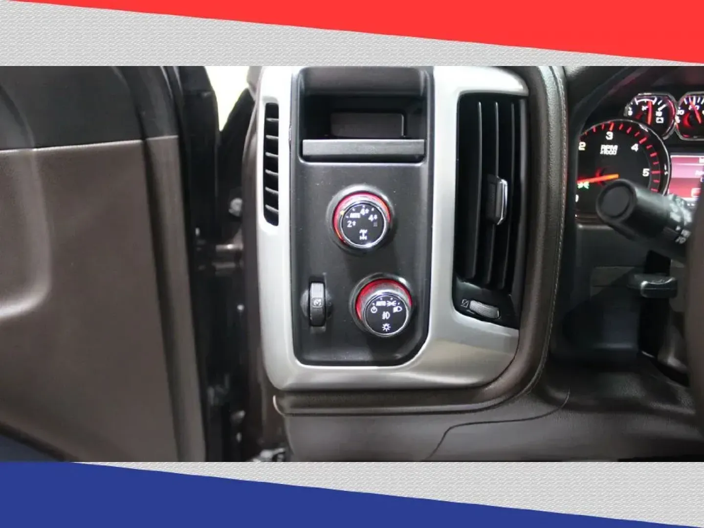 2016 GMC Sierra 1500 SLT Crew Cab Long Box 4WD (3GTU2NEC1GG) with an 5.3L V8 OHV 16V engine, 6A transmission, located at 5170 N La Cholla Blvd, Tucson, AZ, 85705, (520) 989-0282, 32.228245, -111.011742 - 2016 GMC Sierra 1500 - Photo#13