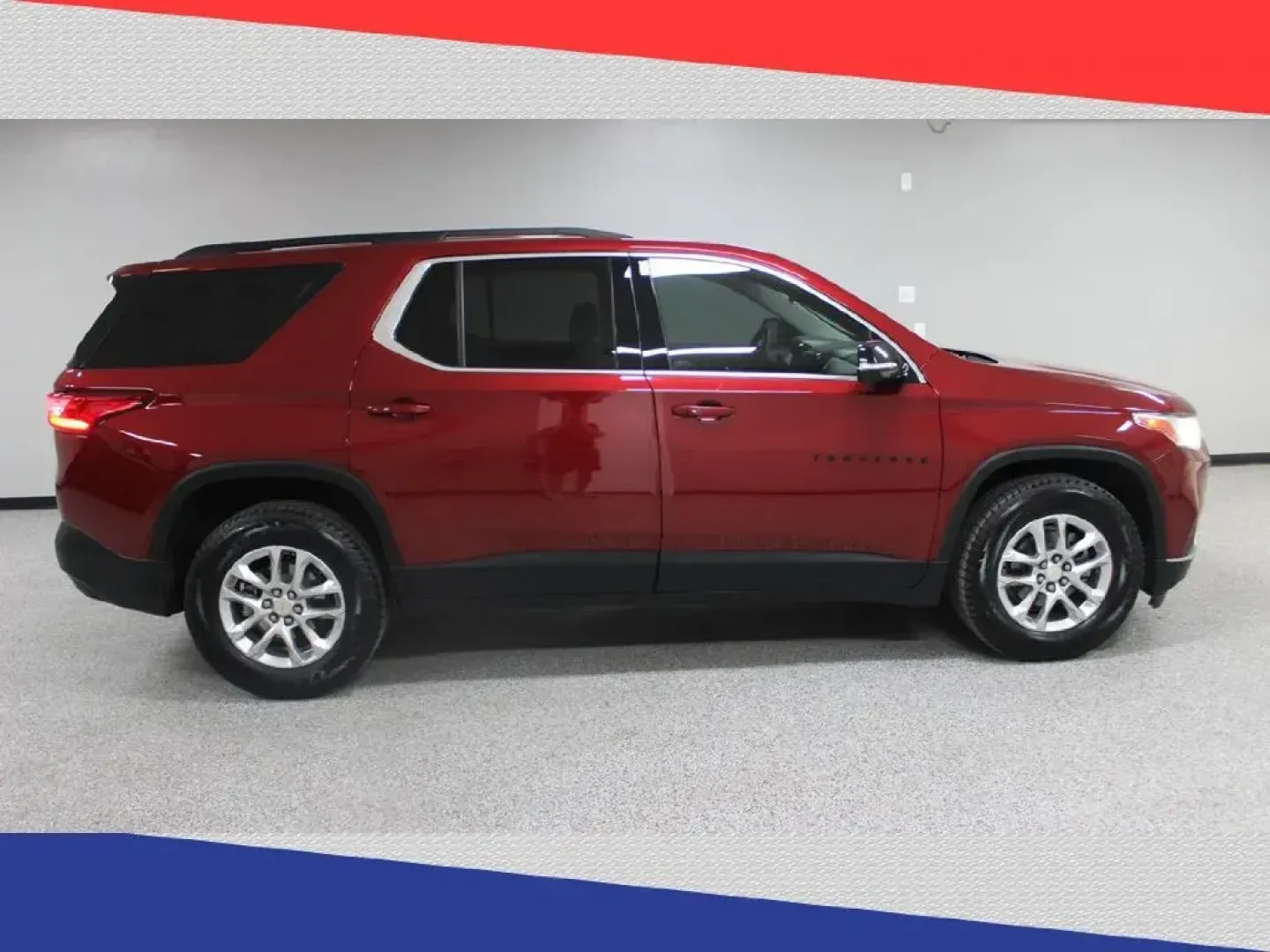 2019 Chevrolet Traverse LT Cloth FWD (1GNERGKW0KJ) with an 3.6L V6 DOHC 24V engine, 9A transmission, located at 5170 N La Cholla Blvd, Tucson, AZ, 85705, (520) 989-0282, 32.228245, -111.011742 - 2019 Chevrolet Traverse - Photo#1