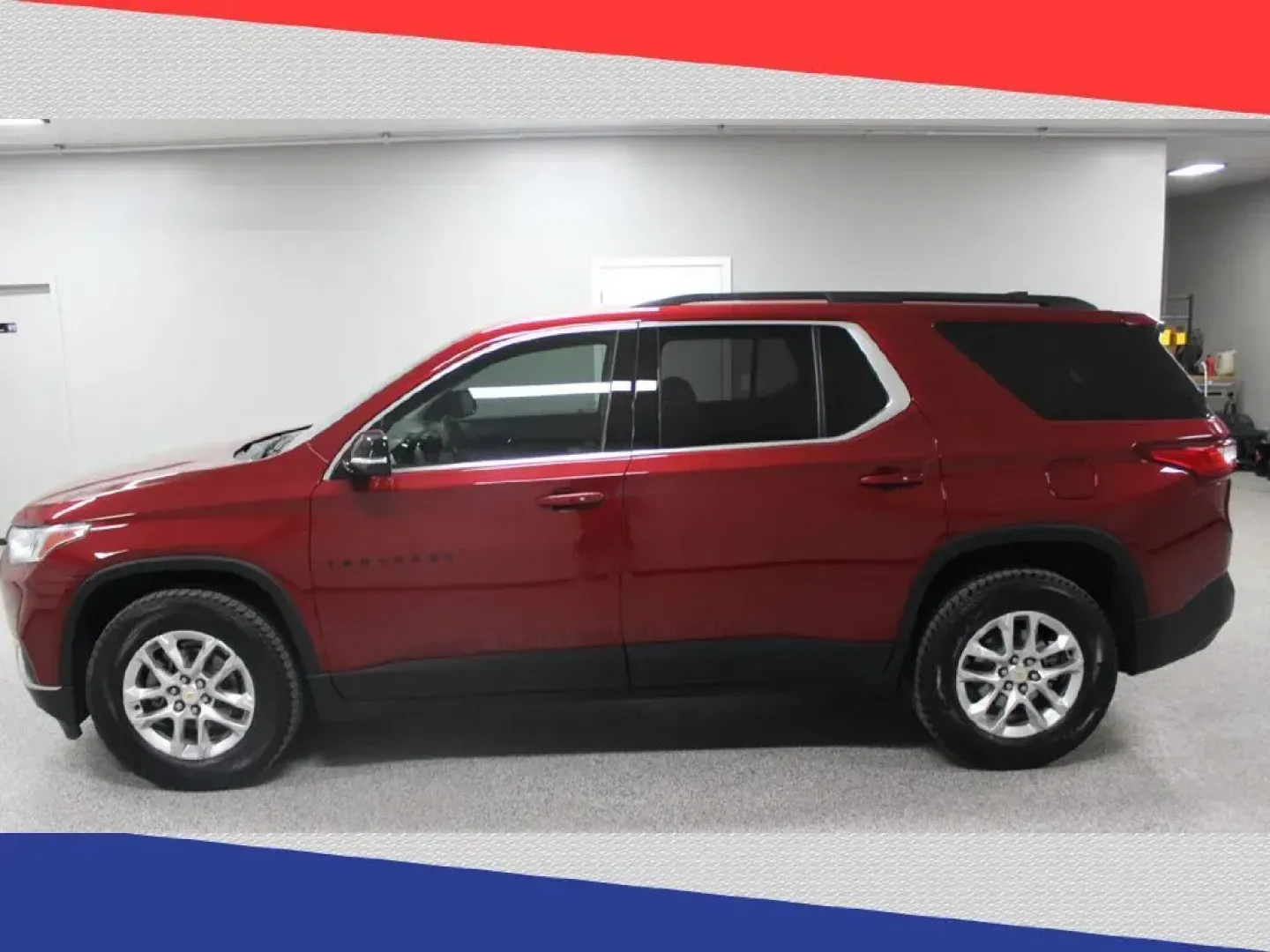 2019 Chevrolet Traverse LT Cloth FWD (1GNERGKW0KJ) with an 3.6L V6 DOHC 24V engine, 9A transmission, located at 5170 N La Cholla Blvd, Tucson, AZ, 85705, (520) 989-0282, 32.228245, -111.011742 - 2019 Chevrolet Traverse - Photo#5