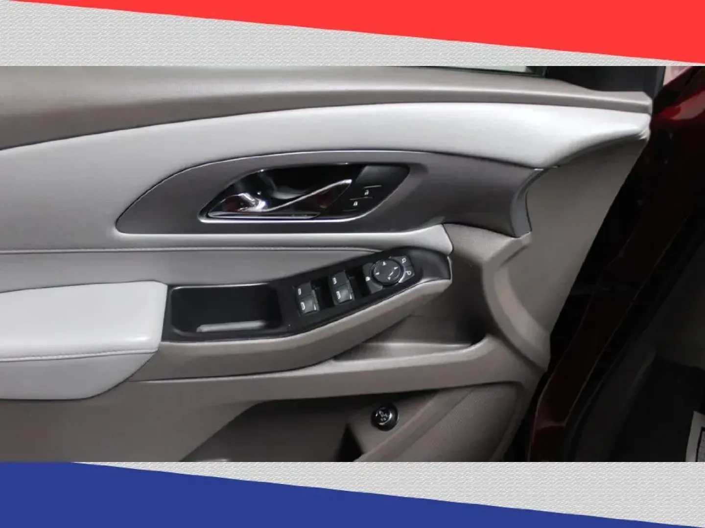2019 Chevrolet Traverse LT Cloth FWD (1GNERGKW0KJ) with an 3.6L V6 DOHC 24V engine, 9A transmission, located at 5170 N La Cholla Blvd, Tucson, AZ, 85705, (520) 989-0282, 32.228245, -111.011742 - 2019 Chevrolet Traverse - Photo#12