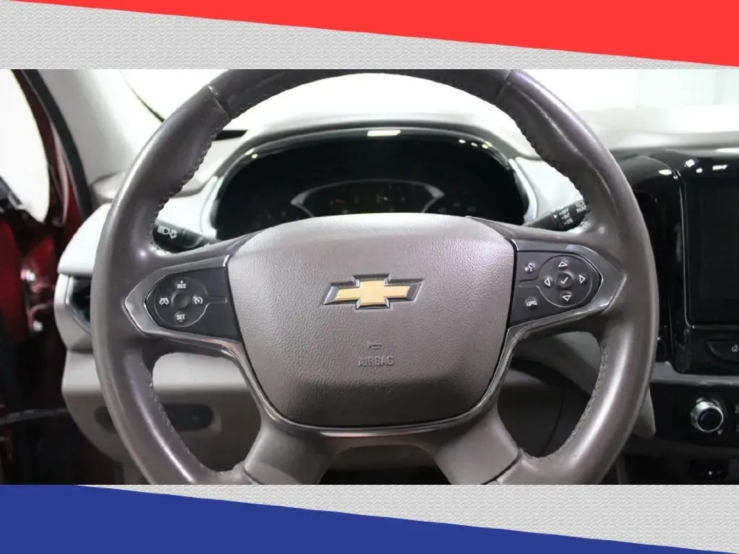 2019 Chevrolet Traverse LT Cloth FWD (1GNERGKW0KJ) with an 3.6L V6 DOHC 24V engine, 9A transmission, located at 5170 N La Cholla Blvd, Tucson, AZ, 85705, (520) 989-0282, 32.228245, -111.011742 - 2019 Chevrolet Traverse - Photo#14