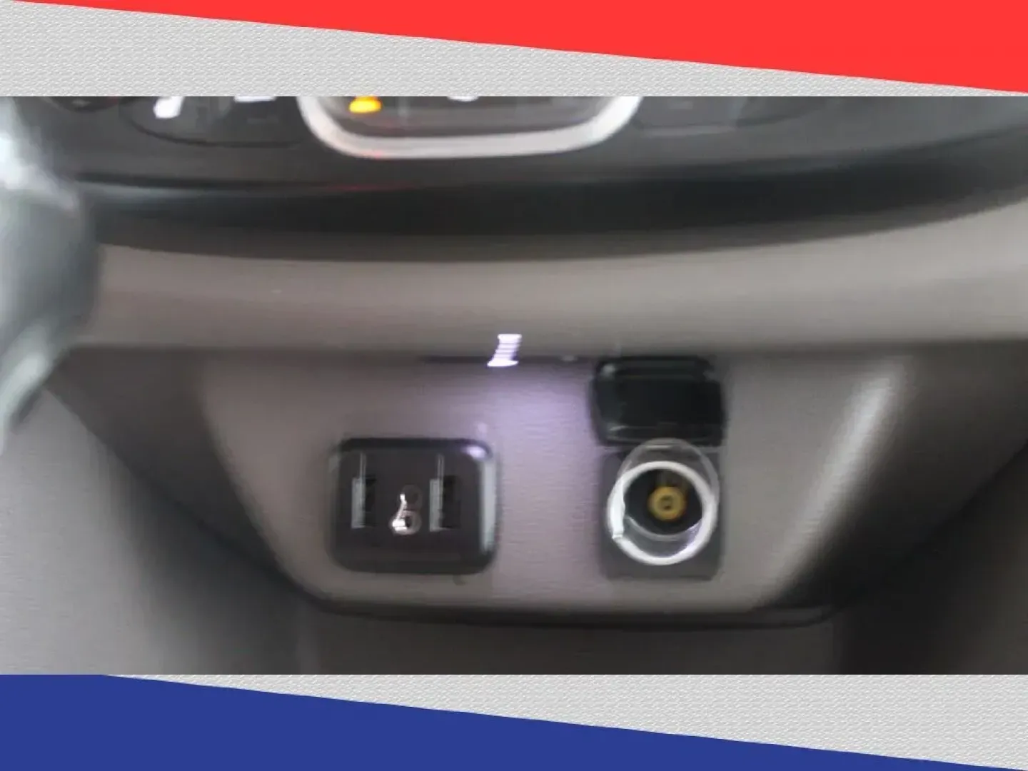2019 Chevrolet Traverse LT Cloth FWD (1GNERGKW0KJ) with an 3.6L V6 DOHC 24V engine, 9A transmission, located at 5170 N La Cholla Blvd, Tucson, AZ, 85705, (520) 989-0282, 32.228245, -111.011742 - 2019 Chevrolet Traverse - Photo#20