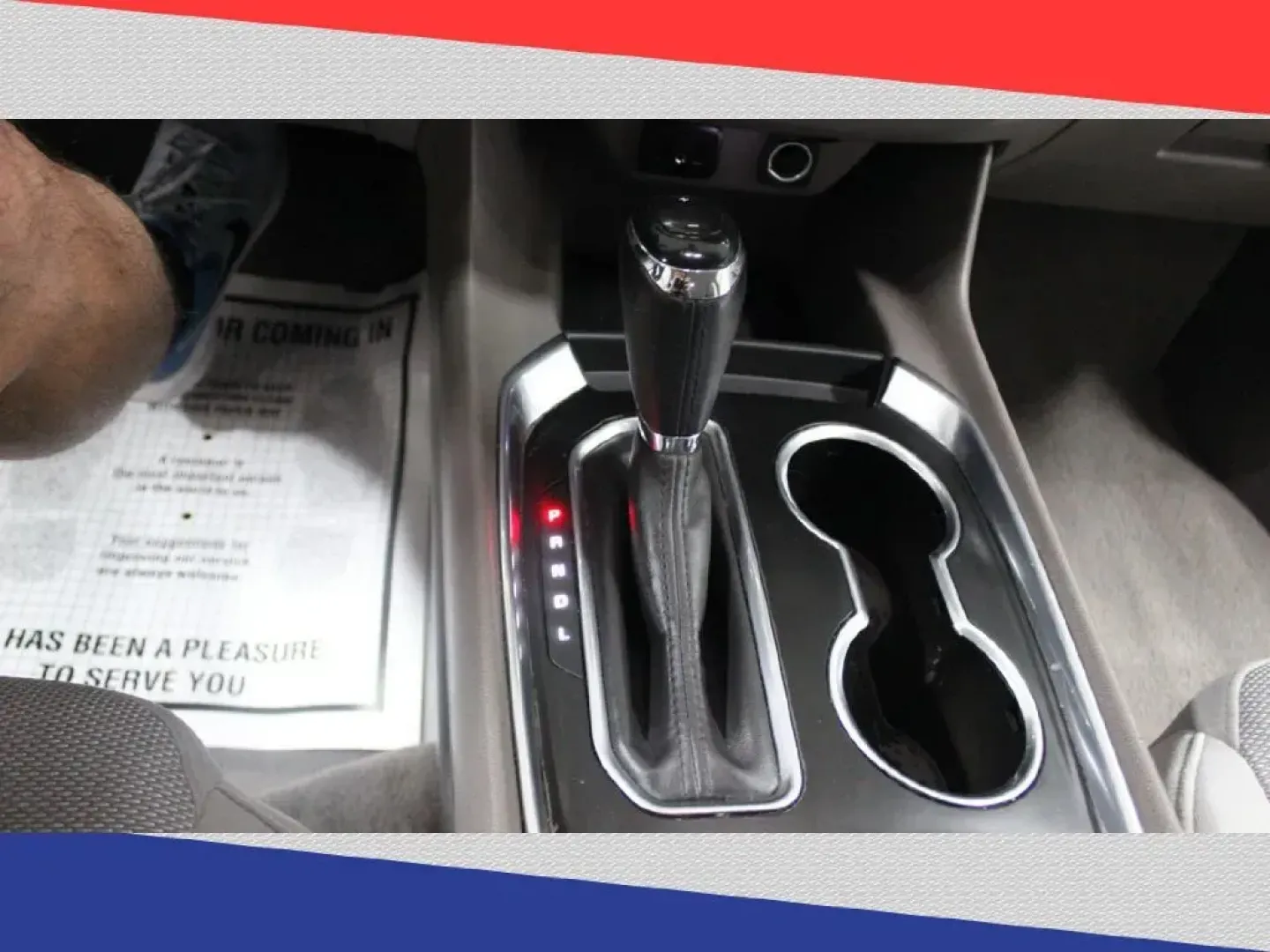 2019 Chevrolet Traverse LT Cloth FWD (1GNERGKW0KJ) with an 3.6L V6 DOHC 24V engine, 9A transmission, located at 5170 N La Cholla Blvd, Tucson, AZ, 85705, (520) 989-0282, 32.228245, -111.011742 - 2019 Chevrolet Traverse - Photo#21