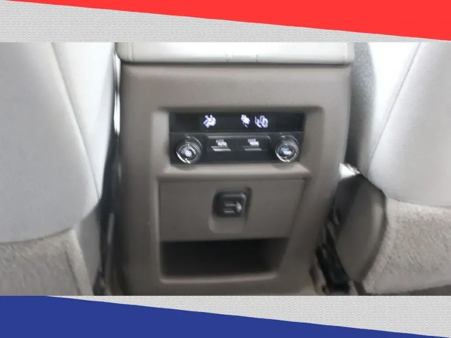 2019 Chevrolet Traverse LT Cloth FWD (1GNERGKW0KJ) with an 3.6L V6 DOHC 24V engine, 9A transmission, located at 5170 N La Cholla Blvd, Tucson, AZ, 85705, (520) 989-0282, 32.228245, -111.011742 - 2019 Chevrolet Traverse - Photo#25