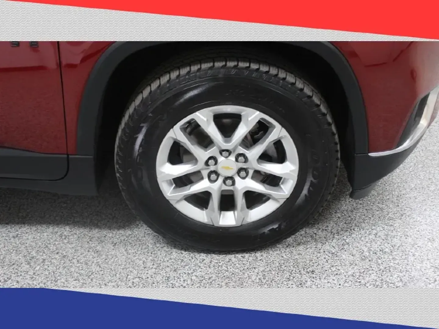 2019 Chevrolet Traverse LT Cloth FWD (1GNERGKW0KJ) with an 3.6L V6 DOHC 24V engine, 9A transmission, located at 5170 N La Cholla Blvd, Tucson, AZ, 85705, (520) 989-0282, 32.228245, -111.011742 - 2019 Chevrolet Traverse - Photo#36