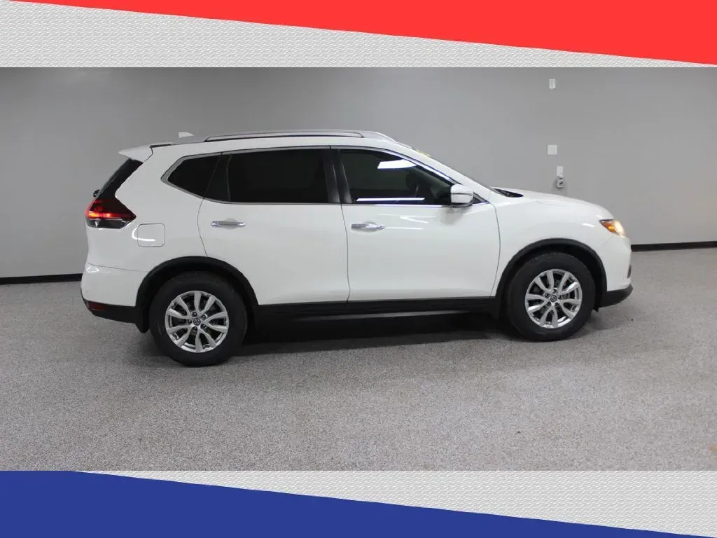 2020 Nissan Rogue SV 2WD (5N1AT2MT2LC) with an 2.5L L4 DOHC 16V engine, CVT transmission, located at 5170 N La Cholla Blvd, Tucson, AZ, 85705, (520) 989-0282, 32.228245, -111.011742 - **Adventure Awaits: Unleash Your Lifestyle with the 2020 Nissan Rogue at Goliath Auto Sales!**<br /> <br /> Are you ready to elevate your everyday driving experience? Whether you're navigating the bustling streets of Tucson or escaping to the scenic landscapes surrounding our vibrant city, the 2020 - Photo#1