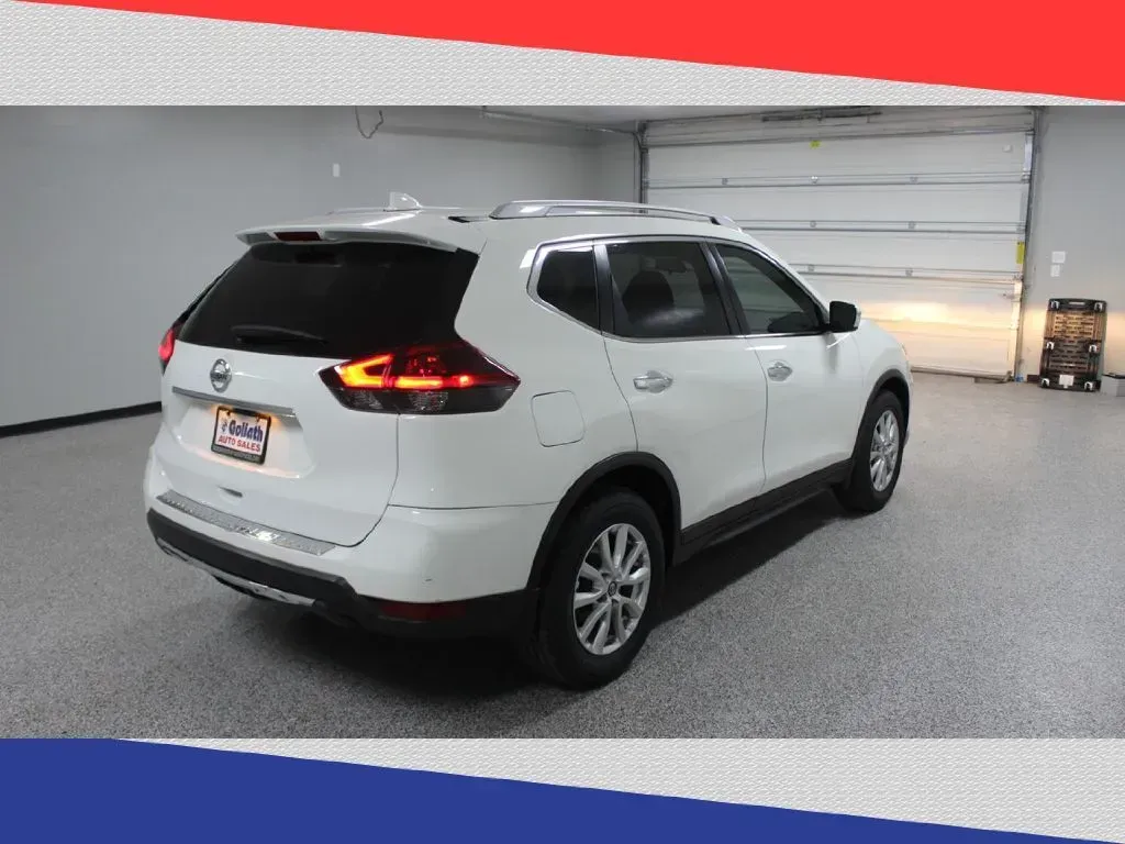 2020 Nissan Rogue SV 2WD (5N1AT2MT2LC) with an 2.5L L4 DOHC 16V engine, CVT transmission, located at 5170 N La Cholla Blvd, Tucson, AZ, 85705, (520) 989-0282, 32.228245, -111.011742 - **Adventure Awaits: Unleash Your Lifestyle with the 2020 Nissan Rogue at Goliath Auto Sales!**<br /> <br /> Are you ready to elevate your everyday driving experience? Whether you're navigating the bustling streets of Tucson or escaping to the scenic landscapes surrounding our vibrant city, the 2020 - Photo#2