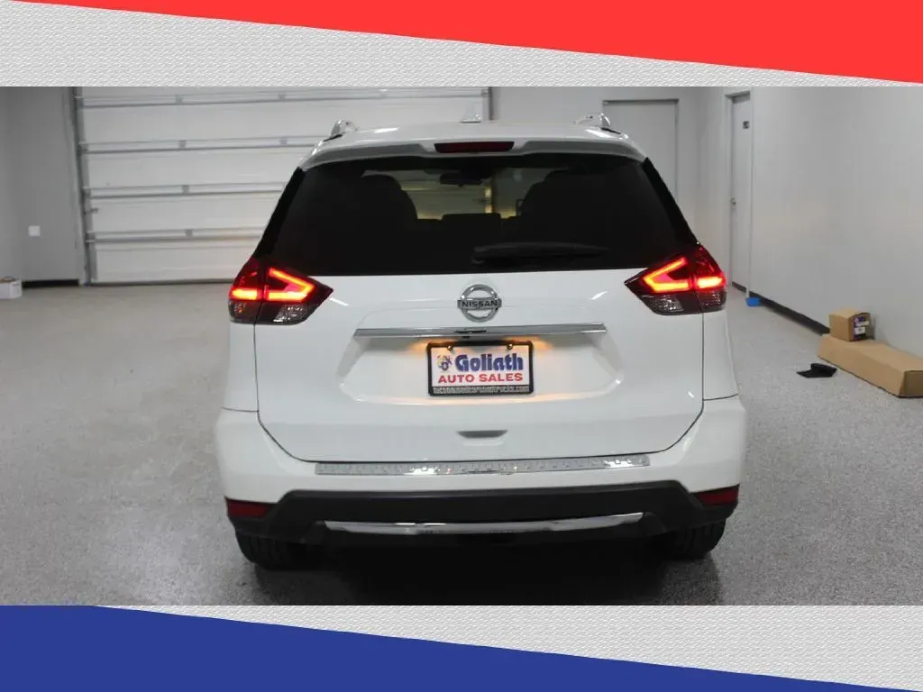 2020 Nissan Rogue SV 2WD (5N1AT2MT2LC) with an 2.5L L4 DOHC 16V engine, CVT transmission, located at 5170 N La Cholla Blvd, Tucson, AZ, 85705, (520) 989-0282, 32.228245, -111.011742 - **Adventure Awaits: Unleash Your Lifestyle with the 2020 Nissan Rogue at Goliath Auto Sales!**<br /> <br /> Are you ready to elevate your everyday driving experience? Whether you're navigating the bustling streets of Tucson or escaping to the scenic landscapes surrounding our vibrant city, the 2020 - Photo#3