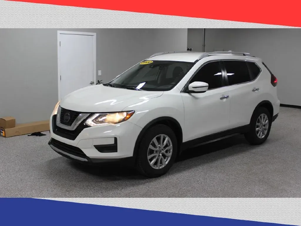 2020 Nissan Rogue SV 2WD (5N1AT2MT2LC) with an 2.5L L4 DOHC 16V engine, CVT transmission, located at 5170 N La Cholla Blvd, Tucson, AZ, 85705, (520) 989-0282, 32.228245, -111.011742 - **Adventure Awaits: Unleash Your Lifestyle with the 2020 Nissan Rogue at Goliath Auto Sales!**<br /> <br /> Are you ready to elevate your everyday driving experience? Whether you're navigating the bustling streets of Tucson or escaping to the scenic landscapes surrounding our vibrant city, the 2020 - Photo#6