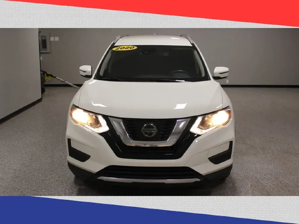 2020 Nissan Rogue SV 2WD (5N1AT2MT2LC) with an 2.5L L4 DOHC 16V engine, CVT transmission, located at 5170 N La Cholla Blvd, Tucson, AZ, 85705, (520) 989-0282, 32.228245, -111.011742 - **Adventure Awaits: Unleash Your Lifestyle with the 2020 Nissan Rogue at Goliath Auto Sales!**<br /> <br /> Are you ready to elevate your everyday driving experience? Whether you're navigating the bustling streets of Tucson or escaping to the scenic landscapes surrounding our vibrant city, the 2020 - Photo#7