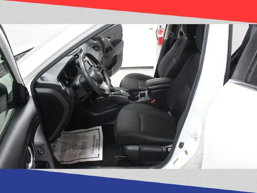 2020 Nissan Rogue SV 2WD (5N1AT2MT2LC) with an 2.5L L4 DOHC 16V engine, CVT transmission, located at 5170 N La Cholla Blvd, Tucson, AZ, 85705, (520) 989-0282, 32.228245, -111.011742 - **Adventure Awaits: Unleash Your Lifestyle with the 2020 Nissan Rogue at Goliath Auto Sales!**<br /> <br /> Are you ready to elevate your everyday driving experience? Whether you're navigating the bustling streets of Tucson or escaping to the scenic landscapes surrounding our vibrant city, the 2020 - Photo#10