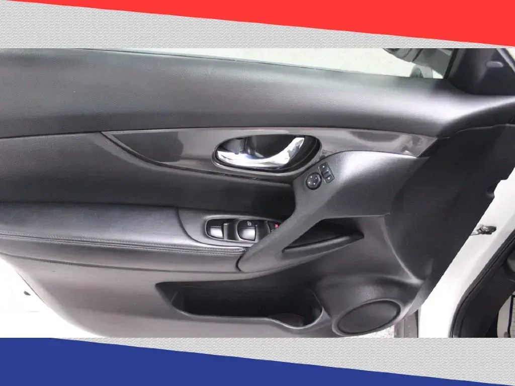 2020 Nissan Rogue SV 2WD (5N1AT2MT2LC) with an 2.5L L4 DOHC 16V engine, CVT transmission, located at 5170 N La Cholla Blvd, Tucson, AZ, 85705, (520) 989-0282, 32.228245, -111.011742 - **Adventure Awaits: Unleash Your Lifestyle with the 2020 Nissan Rogue at Goliath Auto Sales!**<br /> <br /> Are you ready to elevate your everyday driving experience? Whether you're navigating the bustling streets of Tucson or escaping to the scenic landscapes surrounding our vibrant city, the 2020 - Photo#12