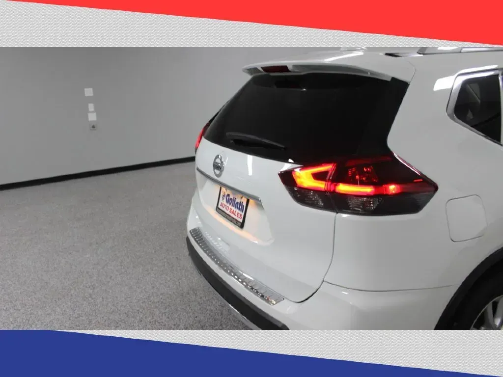 2020 Nissan Rogue SV 2WD (5N1AT2MT2LC) with an 2.5L L4 DOHC 16V engine, CVT transmission, located at 5170 N La Cholla Blvd, Tucson, AZ, 85705, (520) 989-0282, 32.228245, -111.011742 - **Adventure Awaits: Unleash Your Lifestyle with the 2020 Nissan Rogue at Goliath Auto Sales!**<br /> <br /> Are you ready to elevate your everyday driving experience? Whether you're navigating the bustling streets of Tucson or escaping to the scenic landscapes surrounding our vibrant city, the 2020 - Photo#24