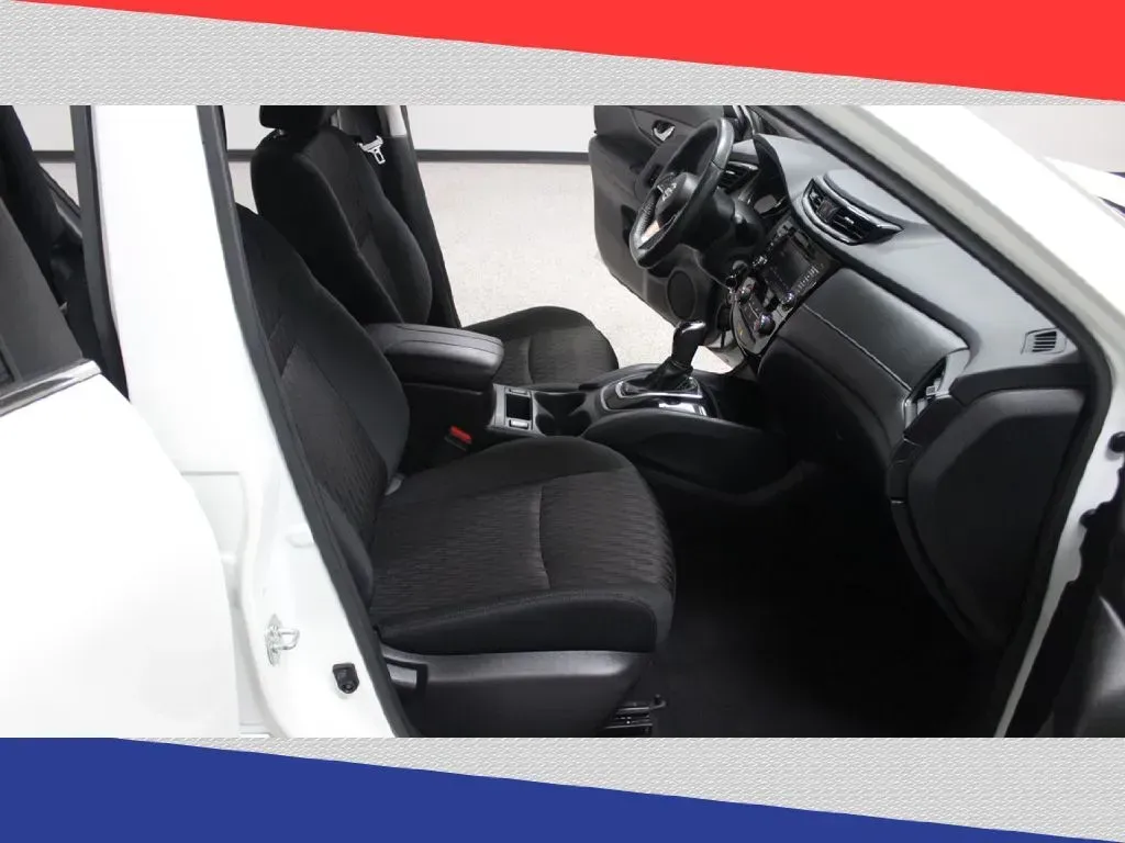 2020 Nissan Rogue SV 2WD (5N1AT2MT2LC) with an 2.5L L4 DOHC 16V engine, CVT transmission, located at 5170 N La Cholla Blvd, Tucson, AZ, 85705, (520) 989-0282, 32.228245, -111.011742 - **Adventure Awaits: Unleash Your Lifestyle with the 2020 Nissan Rogue at Goliath Auto Sales!**<br /> <br /> Are you ready to elevate your everyday driving experience? Whether you're navigating the bustling streets of Tucson or escaping to the scenic landscapes surrounding our vibrant city, the 2020 - Photo#26