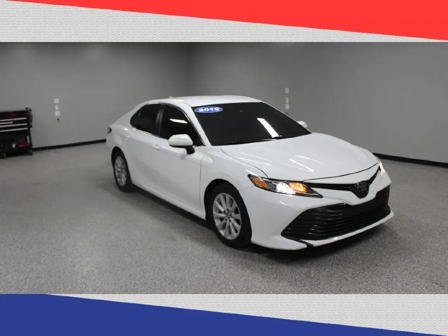 2019 Toyota Camry LE (4T1B11HK5KU) with an 2.5L L4 DOHC 16V engine, 8A transmission, located at 5170 N La Cholla Blvd, Tucson, AZ, 85705, (520) 989-0282, 32.228245, -111.011742 - **Discover Your Next Adventure with the 2019 Toyota Camry LE at Goliath Auto Sales!**<br /> <br /> Are you in search of a reliable vehicle that strikes the perfect balance between comfort and affordability? Look no further than the 2019 Toyota Camry LE, available now at Goliath Auto Sales, your trus - Photo#0
