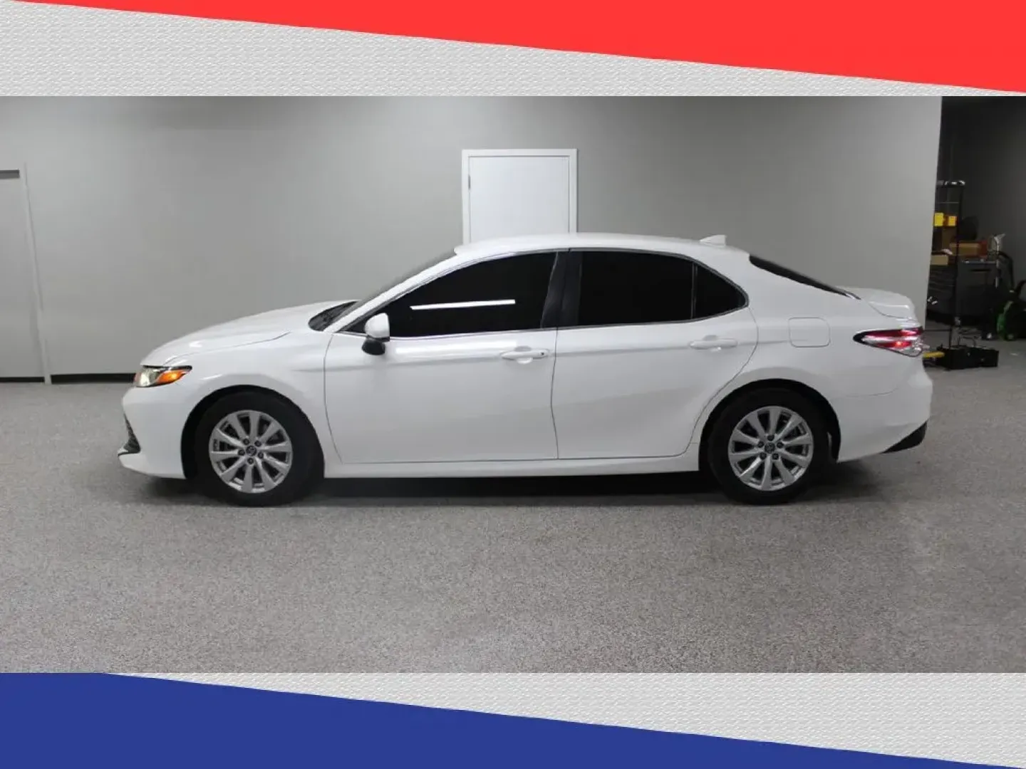 2019 Toyota Camry LE (4T1B11HK5KU) with an 2.5L L4 DOHC 16V engine, 8A transmission, located at 5170 N La Cholla Blvd, Tucson, AZ, 85705, (520) 989-0282, 32.228245, -111.011742 - **Discover Your Next Adventure with the 2019 Toyota Camry LE at Goliath Auto Sales!**<br /> <br /> Are you in search of a reliable vehicle that strikes the perfect balance between comfort and affordability? Look no further than the 2019 Toyota Camry LE, available now at Goliath Auto Sales, your trus - Photo#5