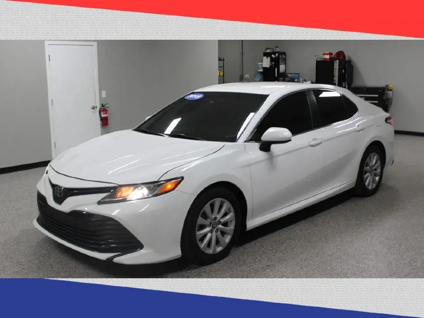 2019 Toyota Camry LE (4T1B11HK5KU) with an 2.5L L4 DOHC 16V engine, 8A transmission, located at 5170 N La Cholla Blvd, Tucson, AZ, 85705, (520) 989-0282, 32.228245, -111.011742 - **Discover Your Next Adventure with the 2019 Toyota Camry LE at Goliath Auto Sales!**<br /> <br /> Are you in search of a reliable vehicle that strikes the perfect balance between comfort and affordability? Look no further than the 2019 Toyota Camry LE, available now at Goliath Auto Sales, your trus - Photo#6