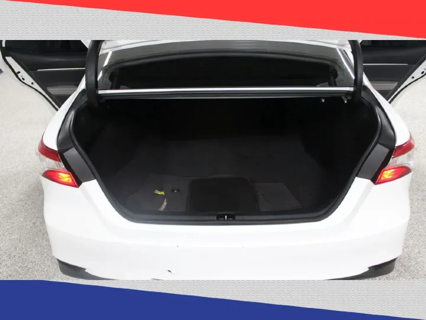2019 Toyota Camry LE (4T1B11HK5KU) with an 2.5L L4 DOHC 16V engine, 8A transmission, located at 5170 N La Cholla Blvd, Tucson, AZ, 85705, (520) 989-0282, 32.228245, -111.011742 - **Discover Your Next Adventure with the 2019 Toyota Camry LE at Goliath Auto Sales!**<br /> <br /> Are you in search of a reliable vehicle that strikes the perfect balance between comfort and affordability? Look no further than the 2019 Toyota Camry LE, available now at Goliath Auto Sales, your trus - Photo#23