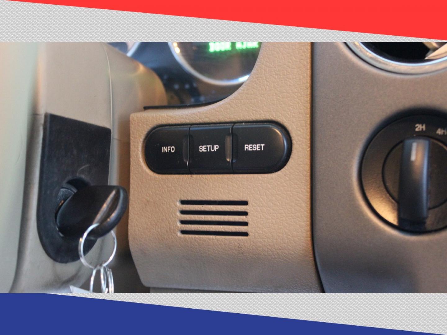 2008 Ford F-150 FX4 SuperCab (1FTPX14V48F) with an 5.4L V8 SOHC 24V FFV engine, 4-Speed Automatic Overdrive transmission, located at 5170 N La Cholla Blvd, Tucson, AZ, 85705, (520) 989-0282, 32.228245, -111.011742 - 2008 Ford F-150 - Photo#17
